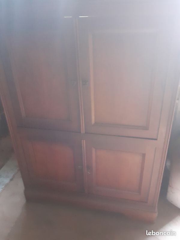 Meuble ancien en bois (image 1)