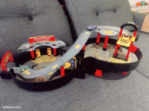 Teamsterz Garage pliable à 2 niveaux | Ensemble de jeu de voiture avec lave-auto, piste et ascenseur | Étui de transport facile à plier | Comprend 3