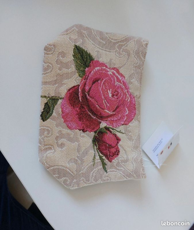 Trousse tissée (image 1)