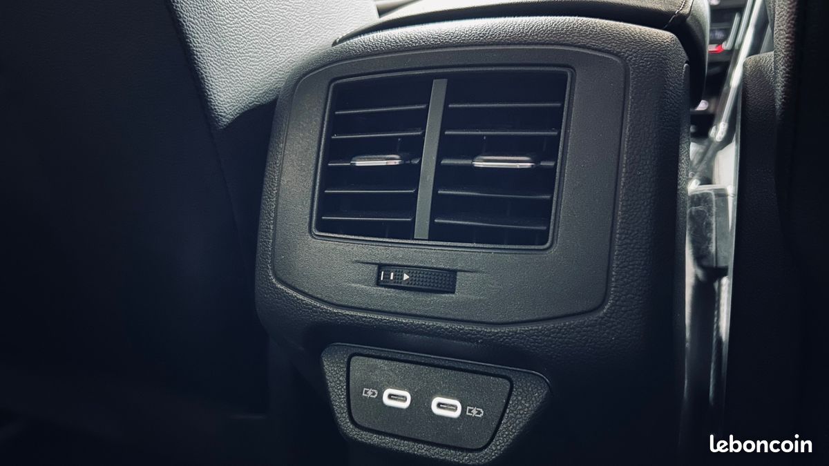 Volkswagen t-ROC 2.0 TDI 150 CH R-Line DSG+ CARPLAY+DIGITALCOCKPIT +CAMERA +ACC + GARANTIE 12 MOIS (image 24)