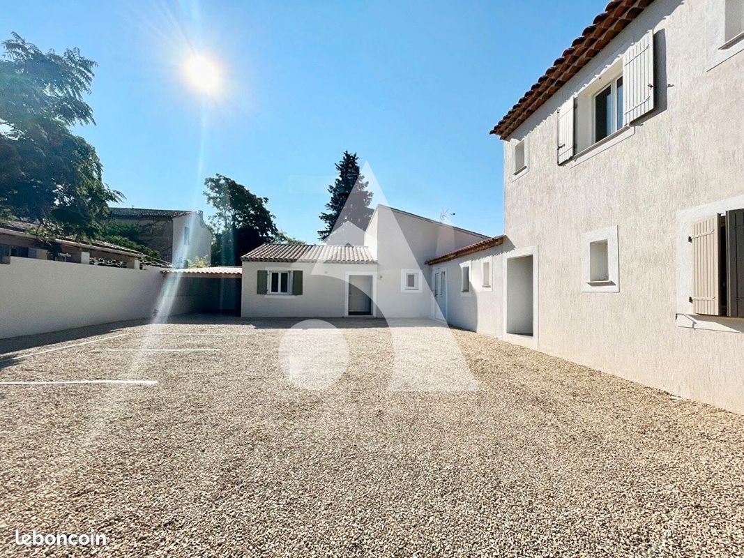 Maison 5 pièces 99 m² · à Villelaure · 99 m² · 420 000 €