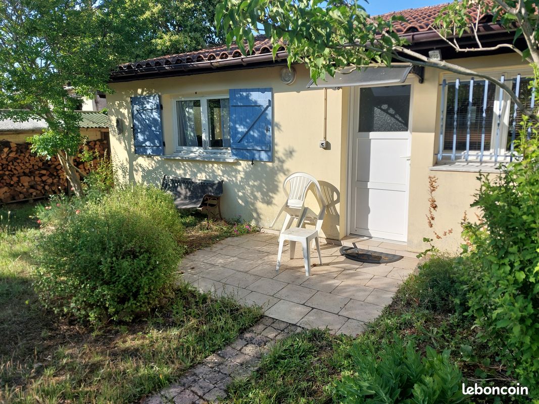 Local commercial 3 pièces 36 m² · à Talence · 36 m² · 810 €