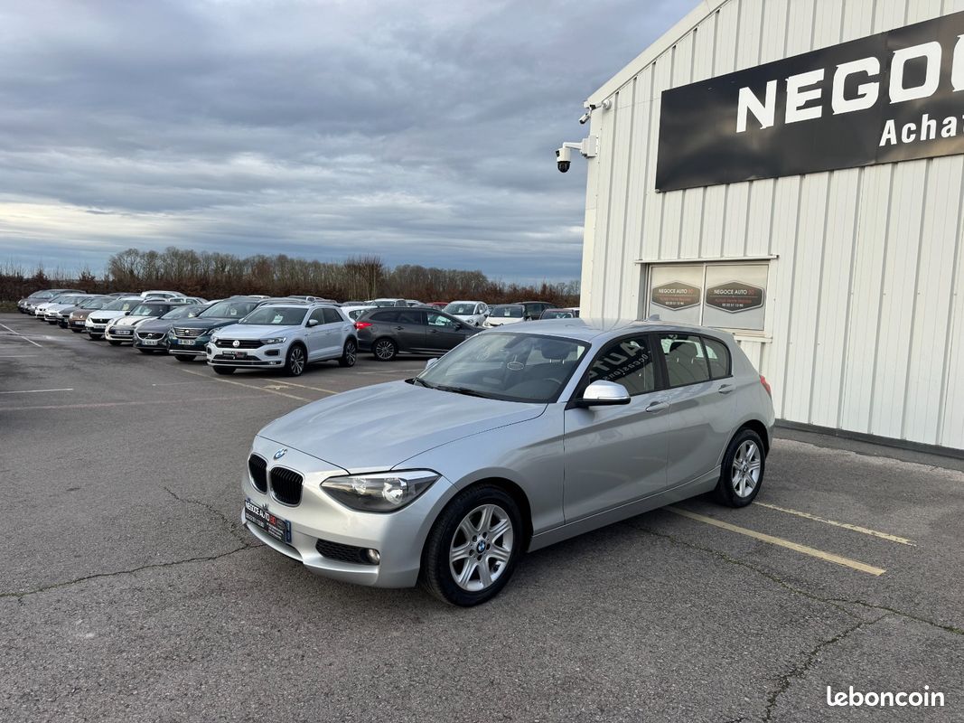 BMW SERIE 1 F20 LCI Lounge 116d 116 CV 03/2015 215900 MOTEUR À CHAINE GPS BLUETOOTH (image 3)