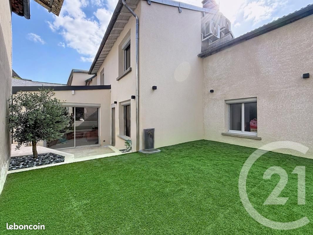 Maison 6 pièces 150 m² · à Saint-Pourçain-sur-Sioule · 150 m² · 350 000 €