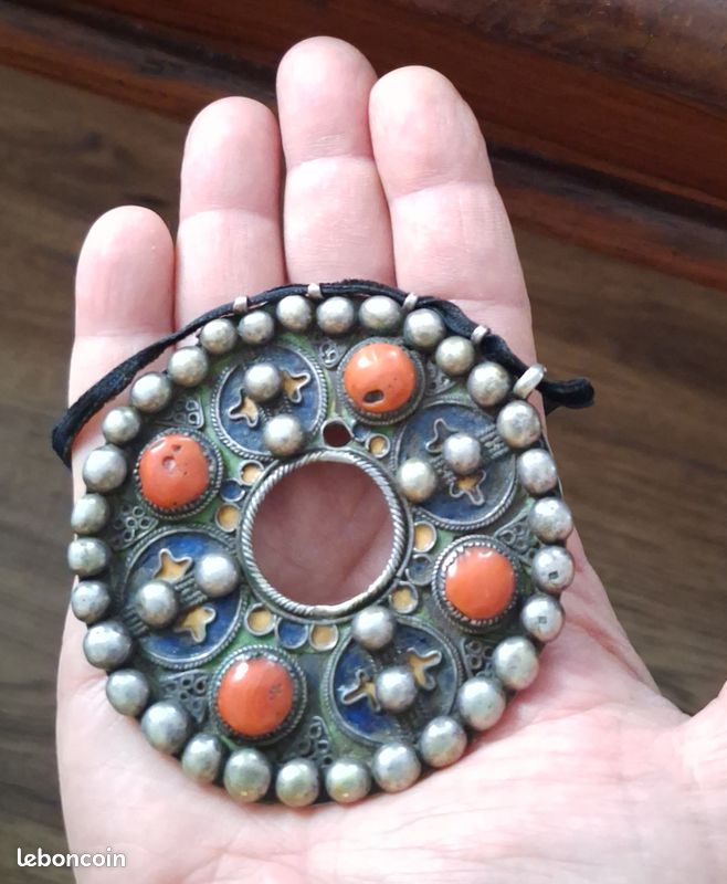 Fibule Ancienne Kabyle En Argent Avec émail Et Corail - Broche Vintage Ethnique - Occasion