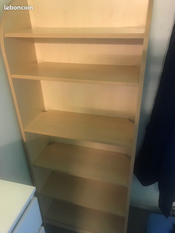 Armoire ouverte / bibliothèque (image 1)