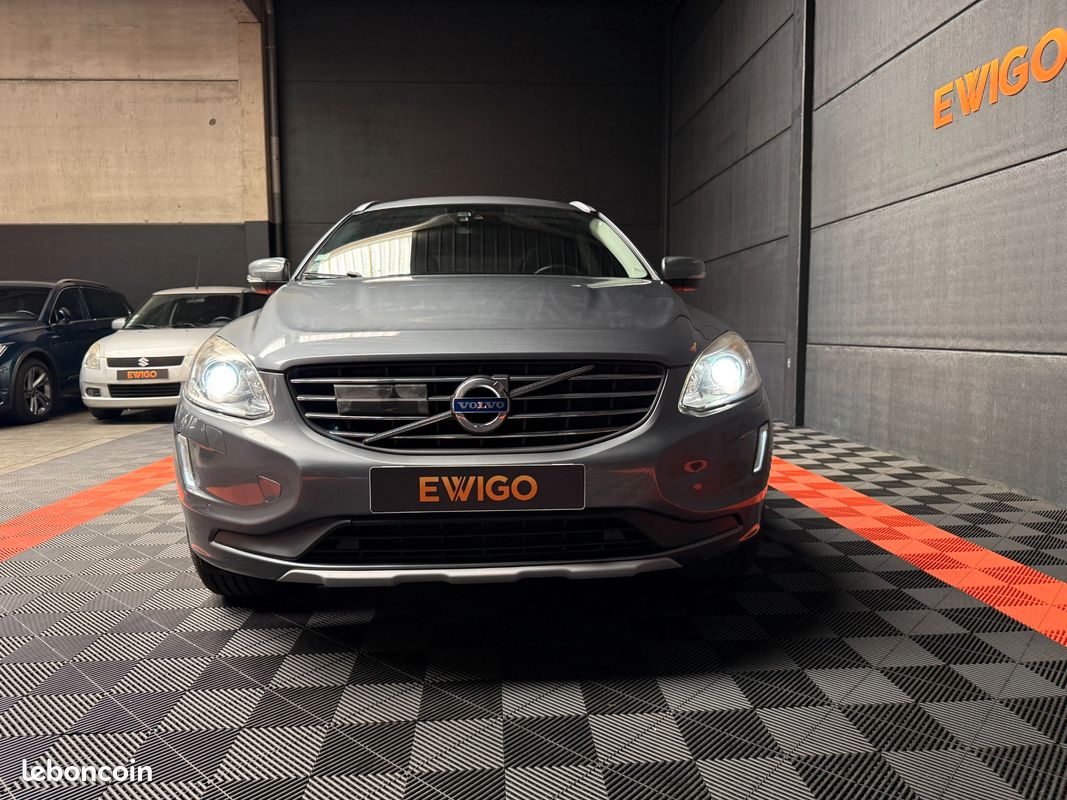 VOLVO XC60 2.0 D4 190Ch SIGNATURE EDITION BVA - TOIT OUV ELEC - CAMERA RECUL - SIEGES CHAUFF - HARMAN-KARDON (image 17)