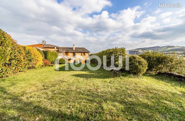 Maison 8 pièces 203 m²