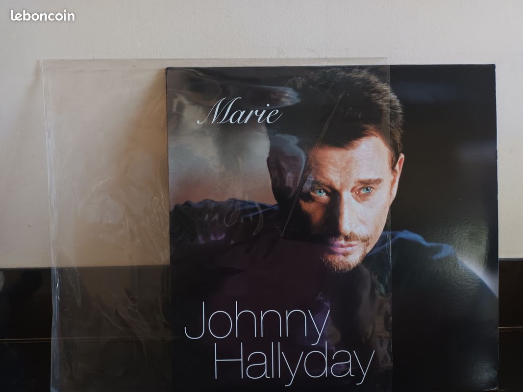 Vend vinyle MAXI 33 Tr (12 ") rare édition limitée N° 10668 JOHNNYHALLYDAY " Marie" original de 2002 (image 6)