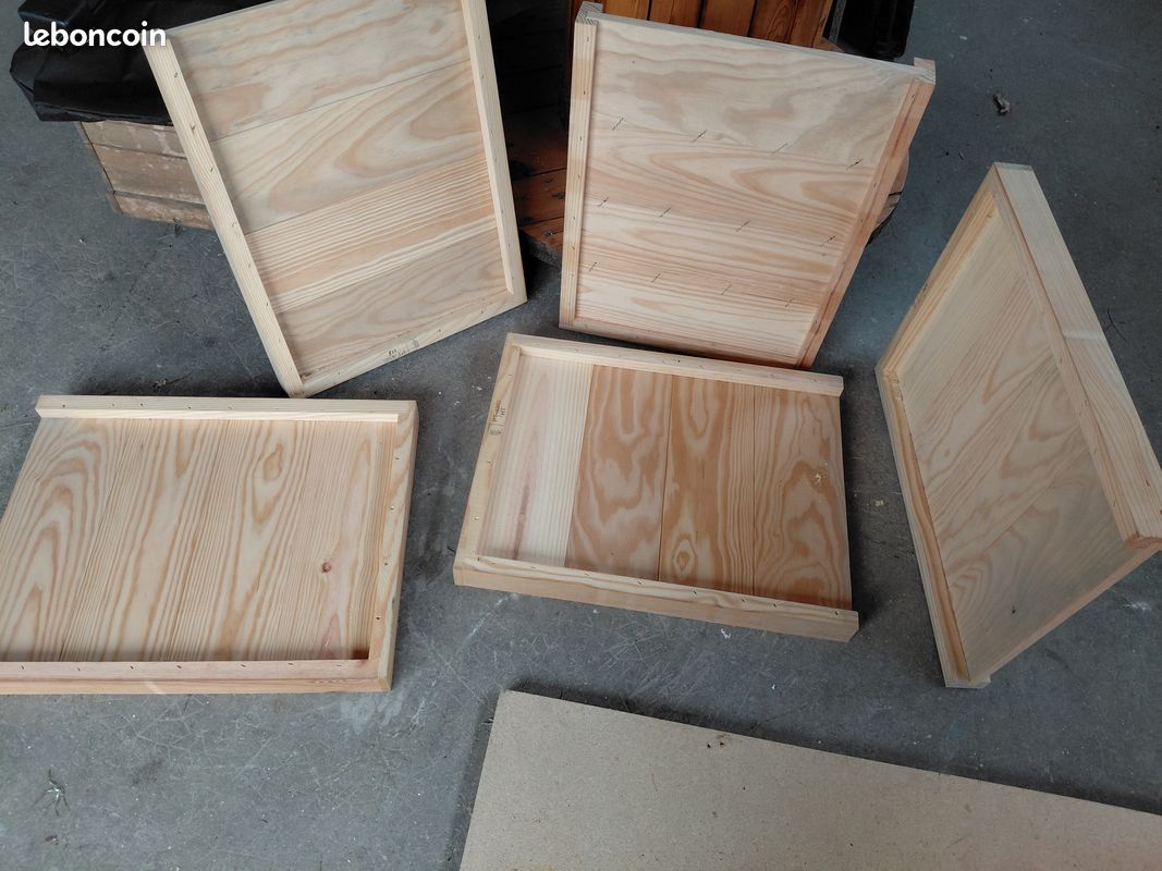 Fond de Ruche dadant bois plein (image 1)