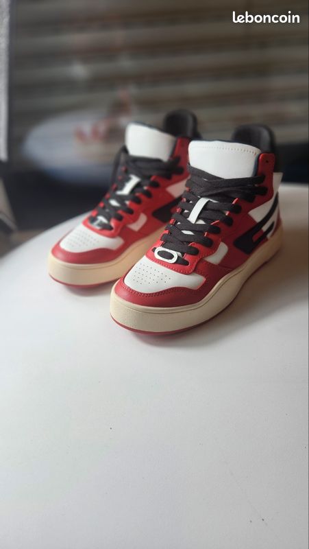 Baskets Diesel Invasion IV - Taille US 8 (Femme) - Noires - Occasion (essayées En Magasin)