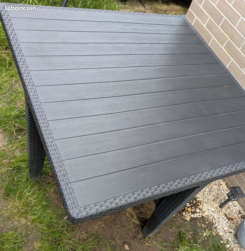 Table de jardin moderne (image 2)