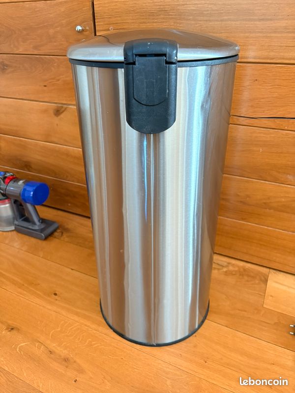 Poubelle inox ronde 30L avec pédale (image 3)