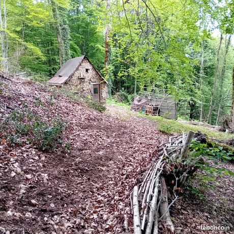 Terrain de loisir ou agricole, petite grange