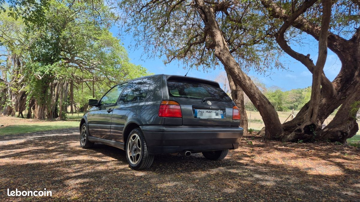 Volkswagen golf III GT (image 2)