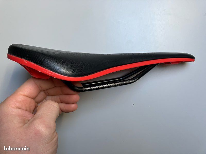 Selle de vélo en cuir PU - TRAHOO - Selles vélos de ville - Noir
