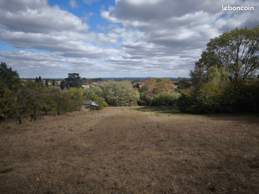 Terrain 8100 m² · à Rabastens · 8 100 m² · 275 000 €