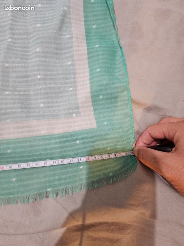 Grand foulard vert. 175×71cm (image 2)