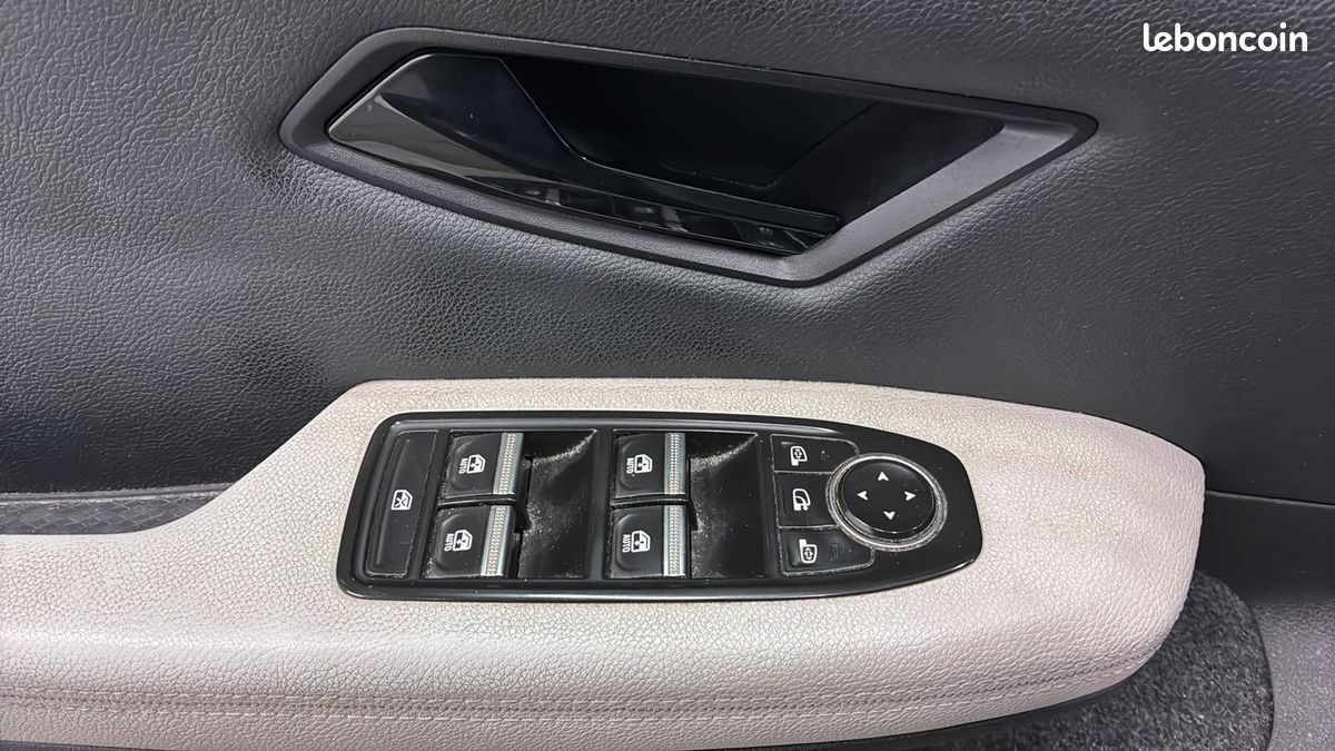 Renault megane e tech ev60 220 ch optimum charge iconic (image 17)