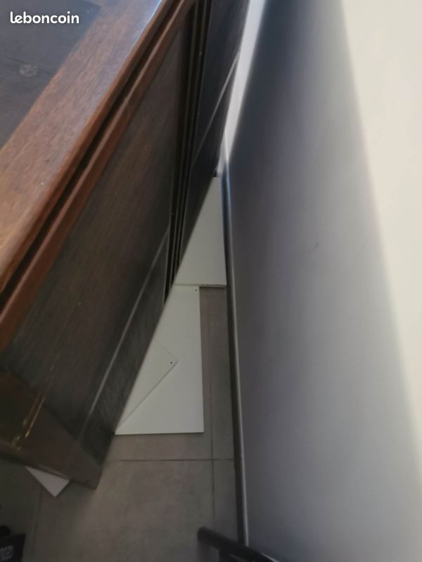 Meuble Bar ou séparation de pièce et ses 2 tabourets bois (image 2)