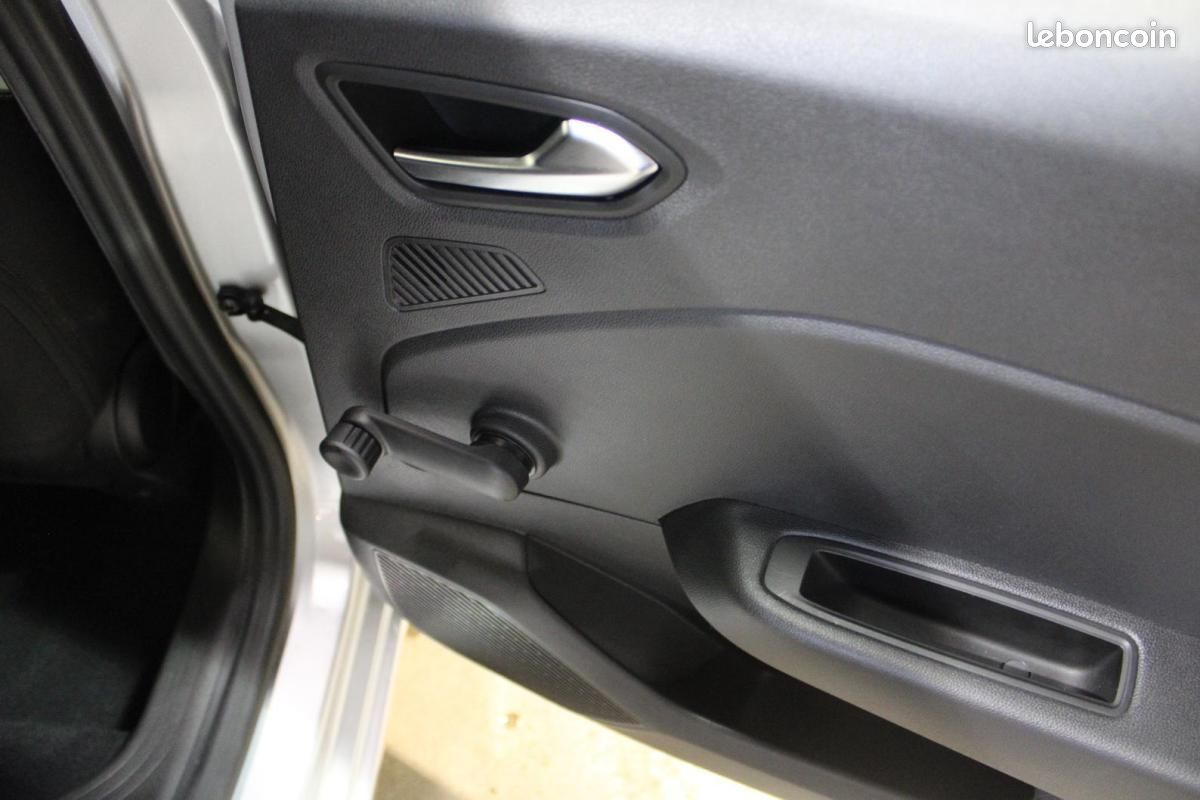Renault Clio V TCe 90 Equilibre (image 12)