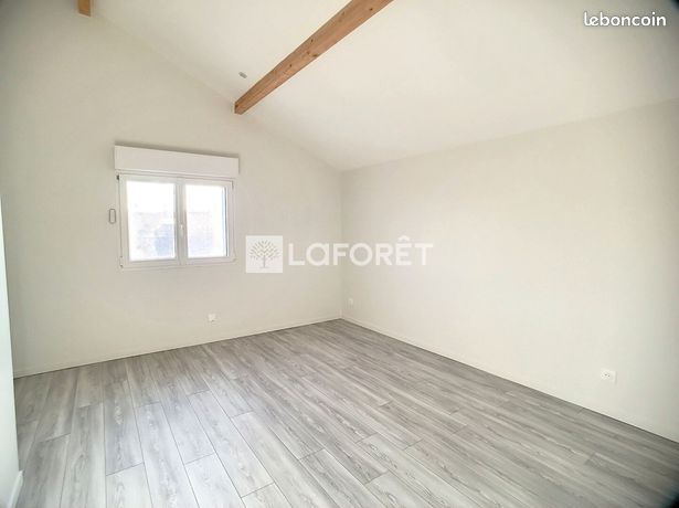 https://img.leboncoin.fr/api/v1/lbcpb1/images/7b/43/f1/7b43f1b8287bc9c018aa1a7c34b02b39a128c8c6.jpg?rule=ad-image