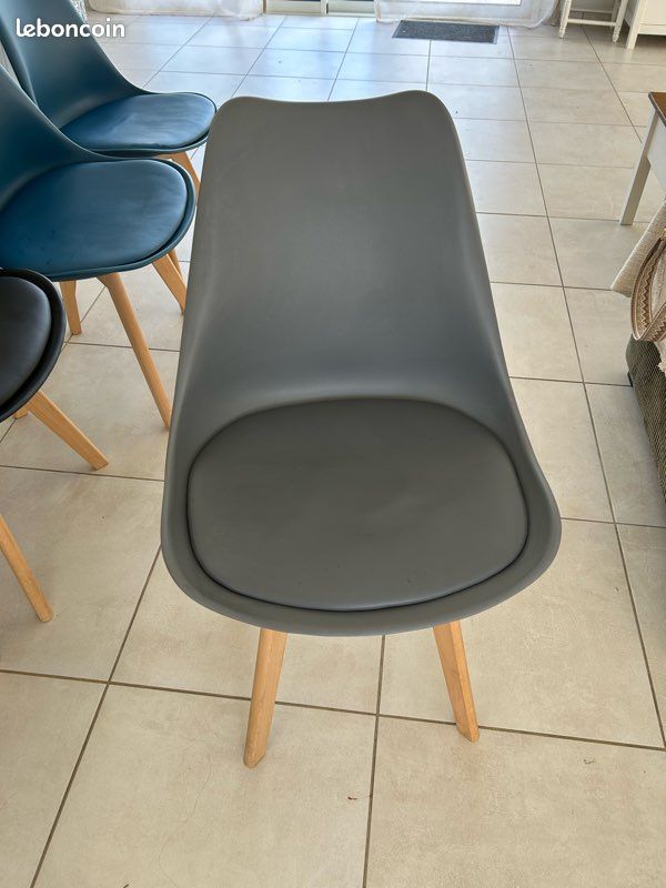 Chaises grise (image 1)