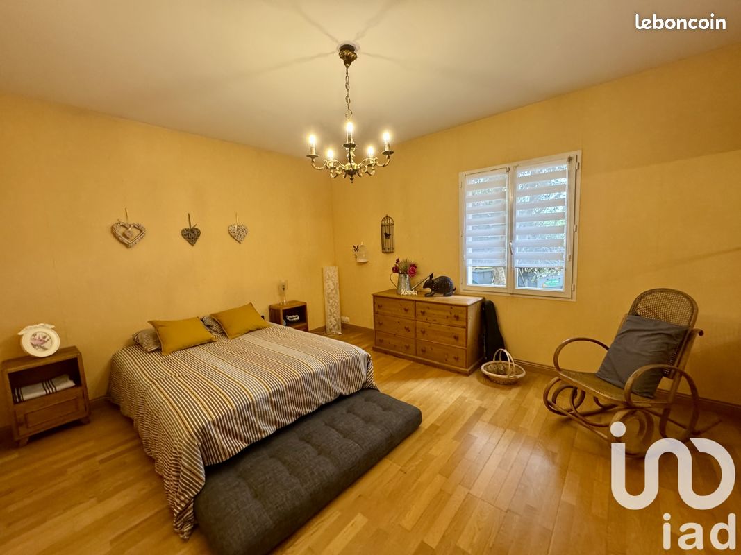 Propriété 7 pièces 200 m² (image 20)
