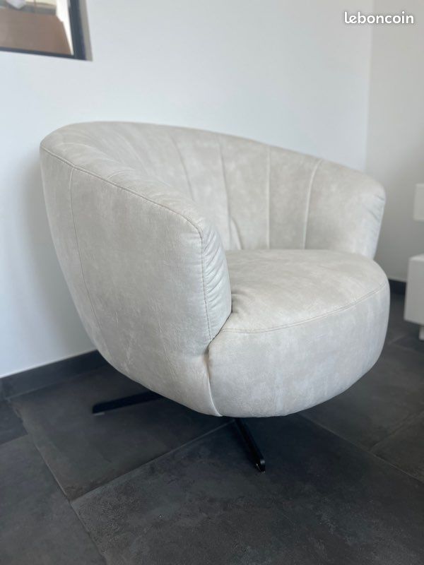 Fauteuil blanc parfait état (image 2)