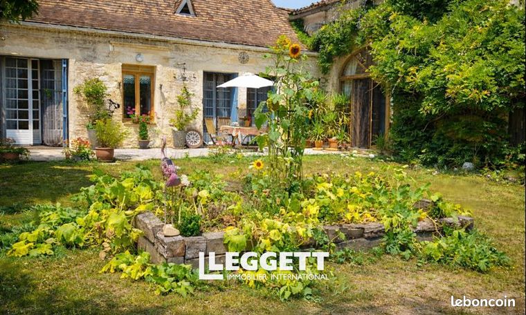 Maison 10 pièces 225 m²