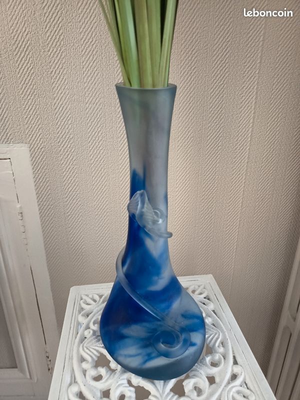 Vase (image 1)