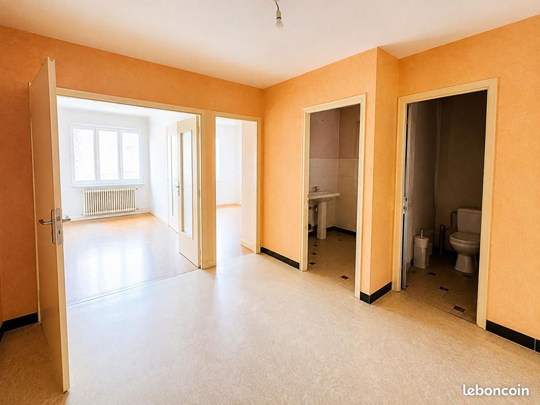 Appartement 3 pièces 63 m² · à Roanne · 63 m² · 80 000 €