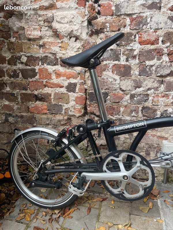 Black Edition - Brompton Vélo Pliant - Les Cyclistes Branchés - Paris