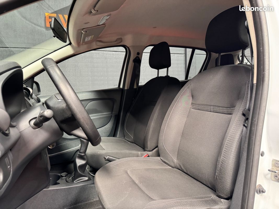 DACIA SANDERO 1.5 DCI 75Ch - AMBIANCE - CLIM - BLUETOOTH - ENTRETIEN CONSTRUCTEUR - GARANTIE 6 MOIS (image 5)