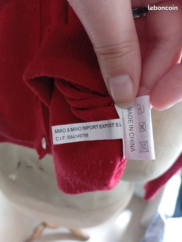 Petit Gilet rouge (image 4)