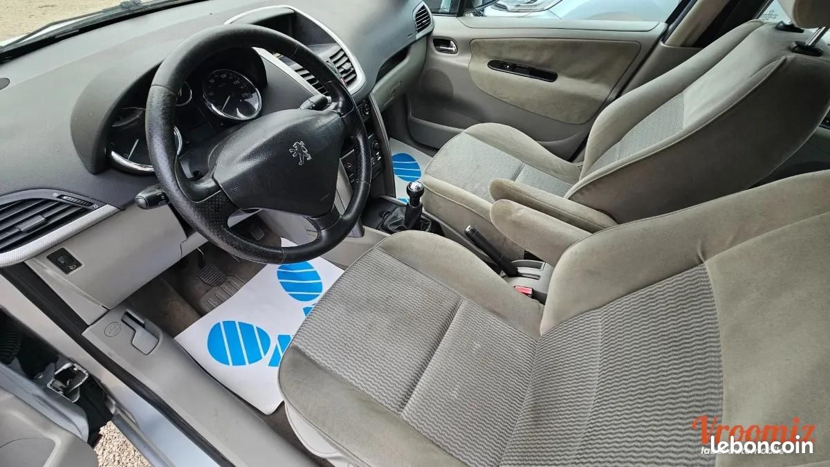 Peugeot 207 1.6 hdi 110 cv POUR EXPORT 5 portes "Embrayage + distribution + amortisseurs remplacées" (image 2)