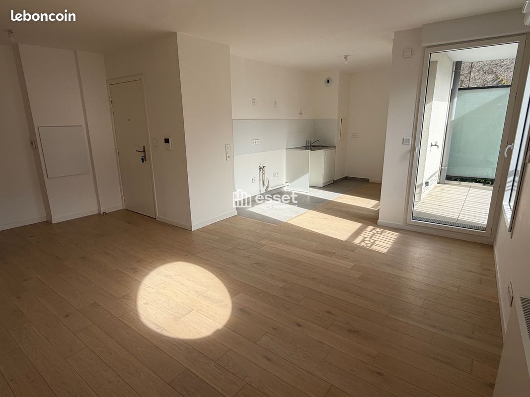 Appartement 4 pièces 89 m² · à Suresnes · 89 m² · 2 200 €/mois