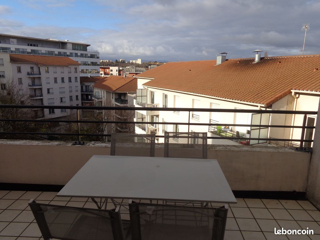 Parking 2 pièces 35 m² · à Lyon · 35 m² · 910 €