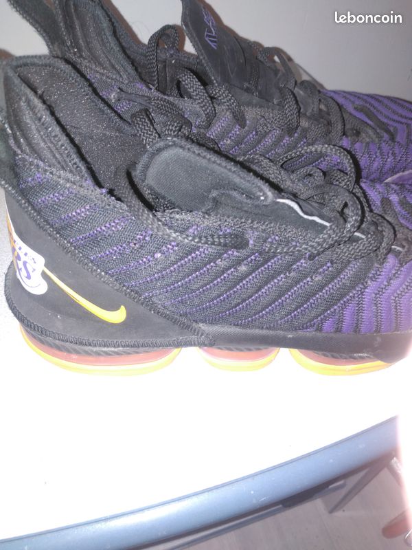 Chaussure lebron james 43 (image 1)