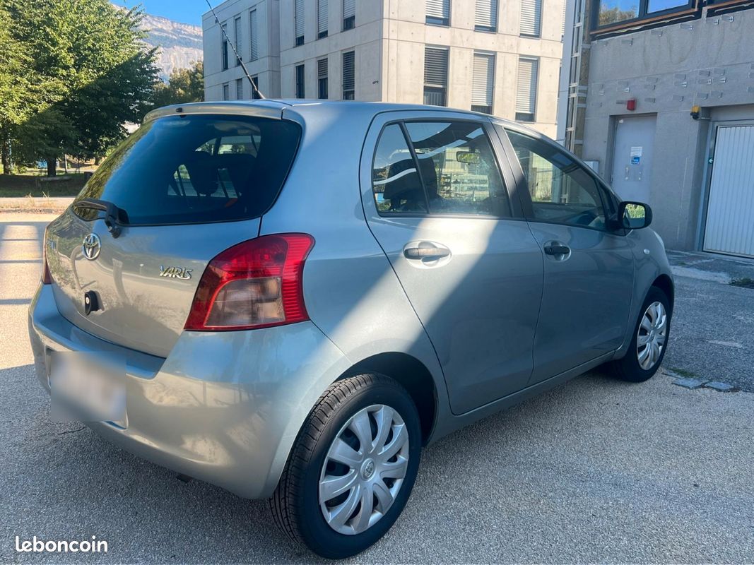 Toyota yaris 5 portes - crit'air 2 (image 3)