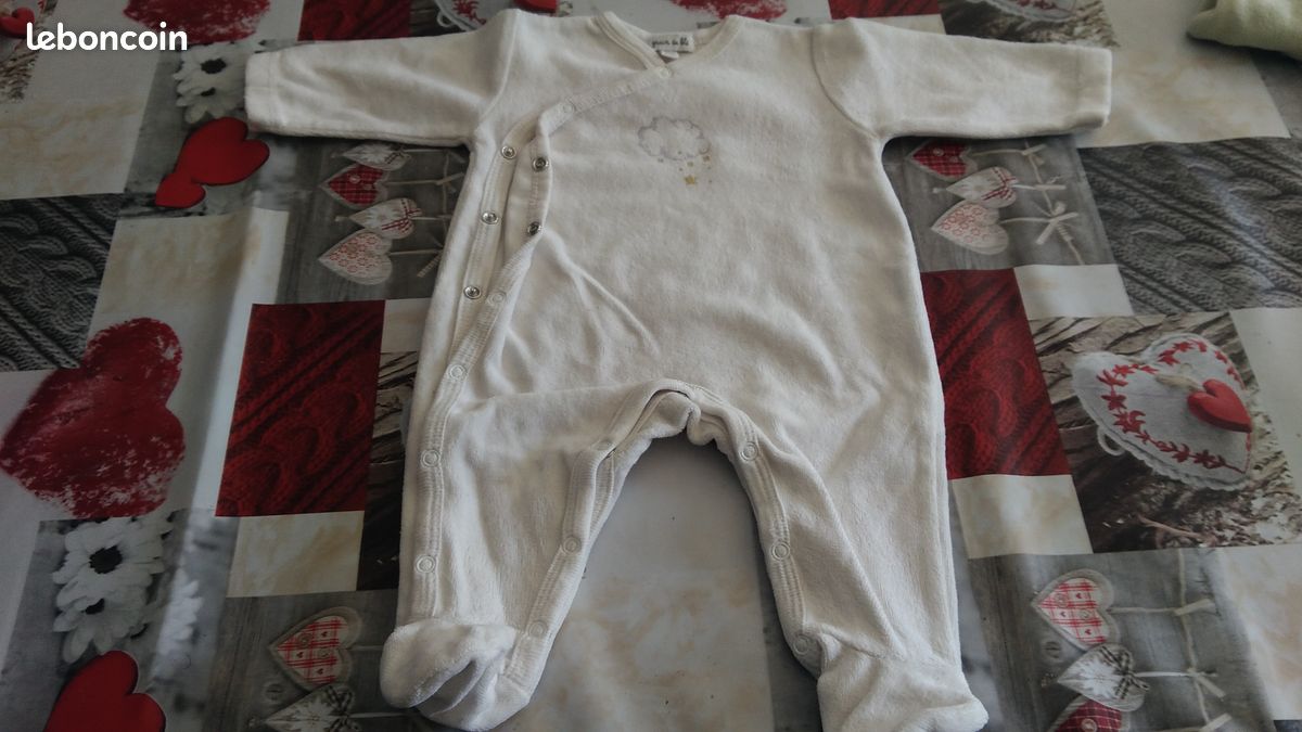 Gros lot vetements fille taille 1 mois N27 (image 7)