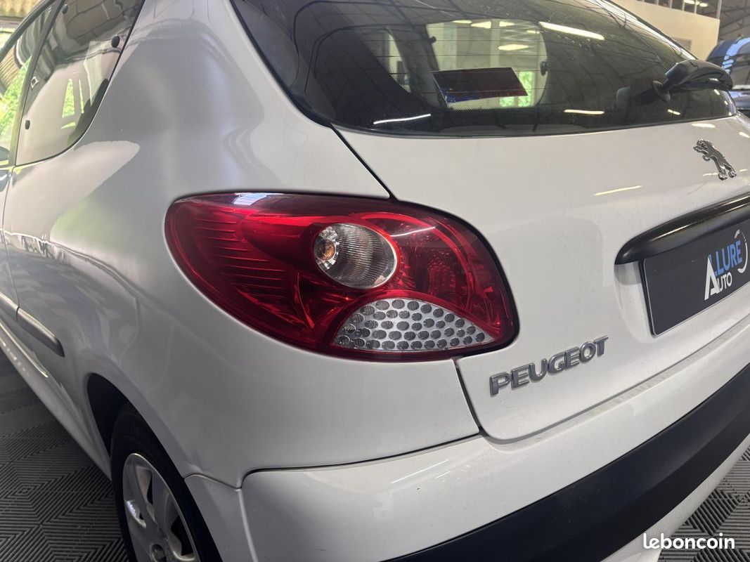 PEUGEOT 206 + 1.1i + 60cv Urban (idéal jeune permis) (image 15)