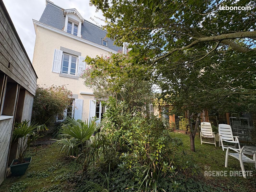 Maison 17 pièces 243 m² · à Saint-Malo · 243 m² · 1 968 400 €