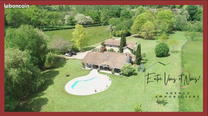 Propriété 9 pièces 376 m²