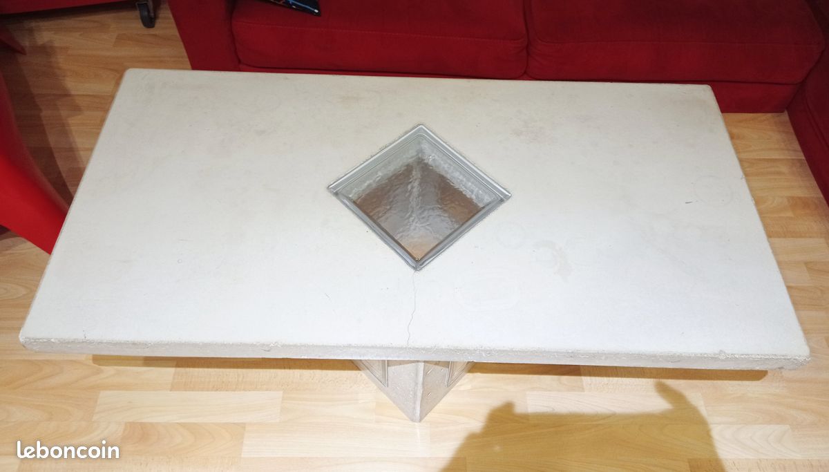 Table basse en béton et briques de verre (image 2)