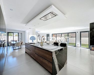 Maison 610 000 € - 158 m²