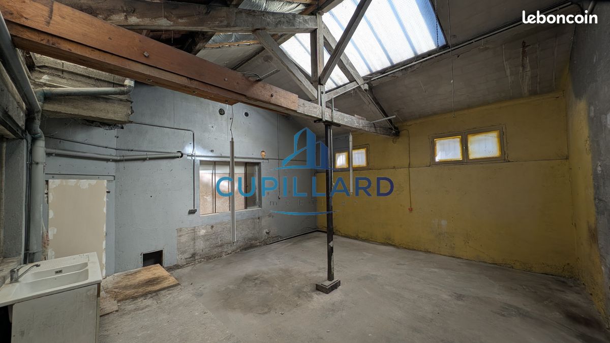 Appartement 4 pièces 150 m² · à Roanne · 150 m² · 81 000 €