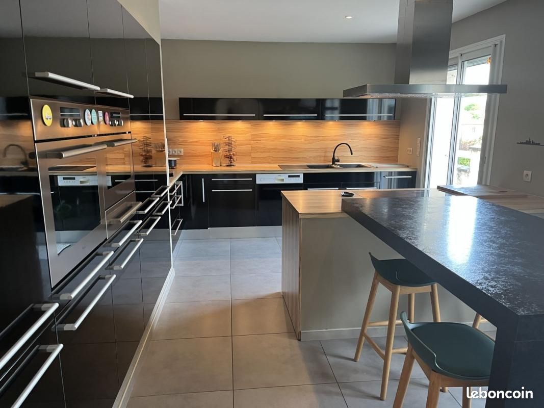 Maison 7 pièces 225 m² · à Frans · 225 m² · 595 000 €