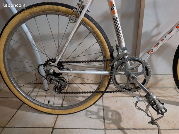 VELO DE COURSE PEUGEOT compétition (très peu servi