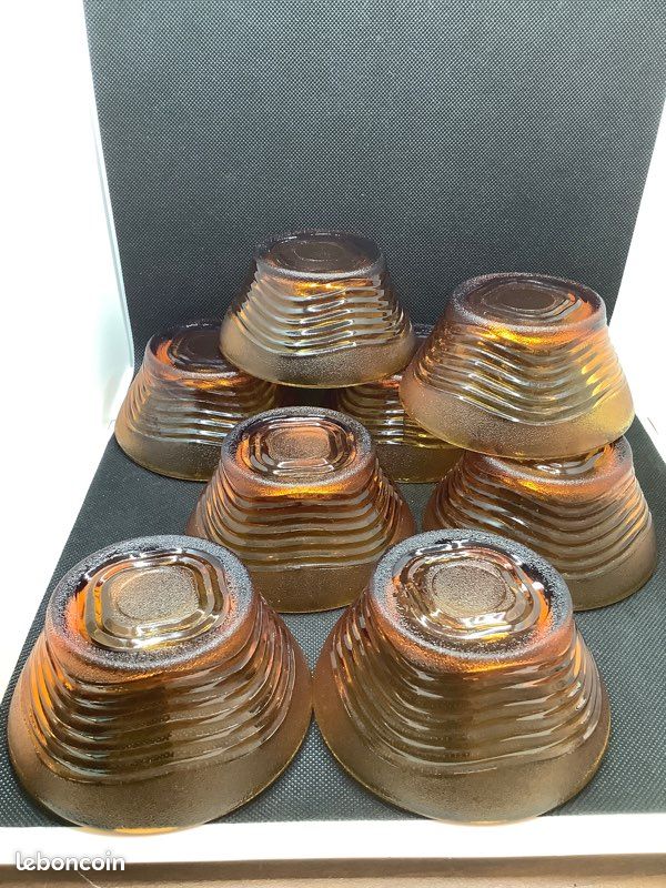 6 coupelles en verre ambré - Aux Objets Trouvés